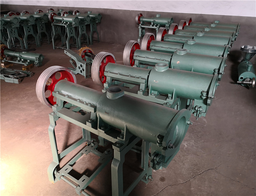 小型米線機優勢大生產方便被很多客戶多采納